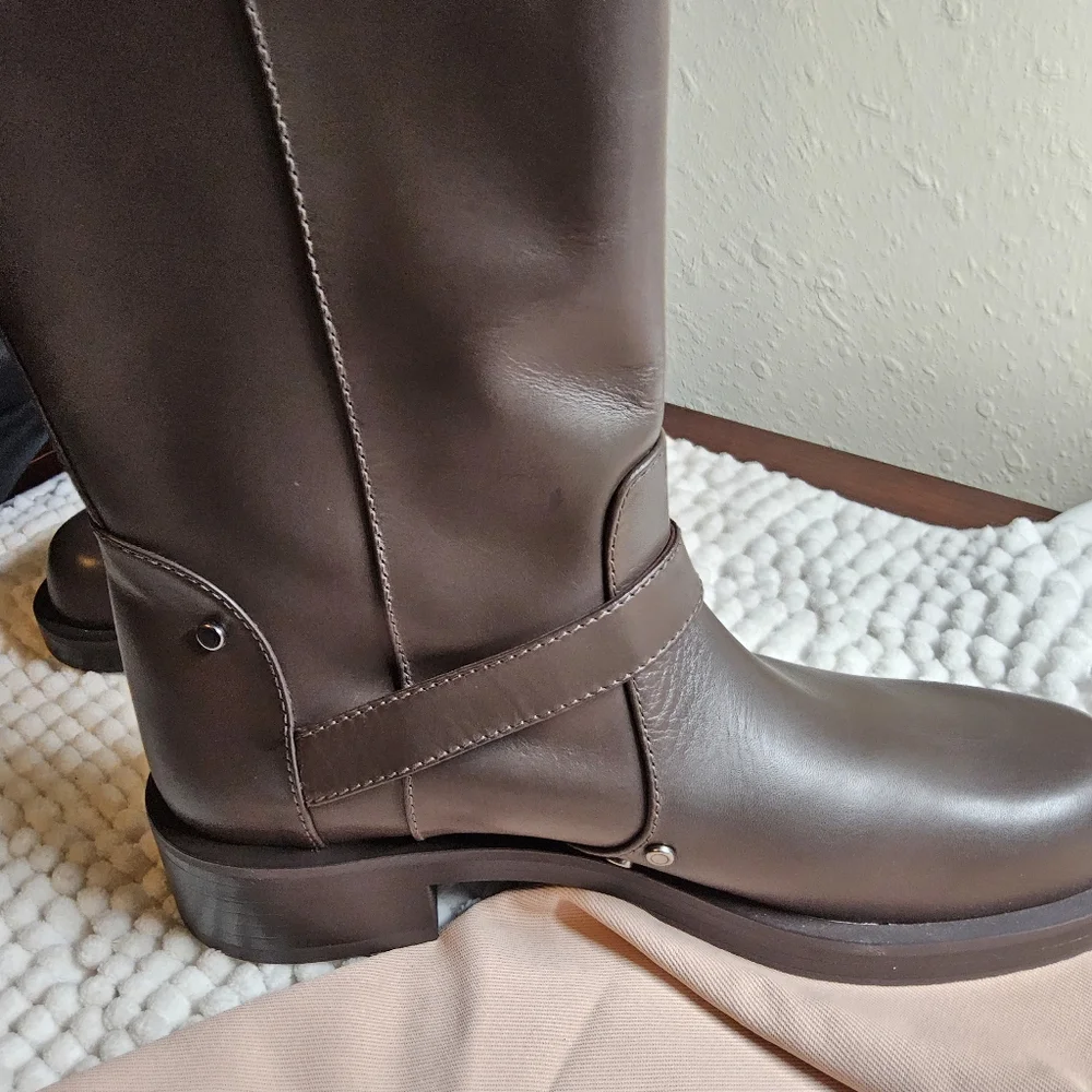Stuart Weitzman womens 6.5 maverick pull on boots